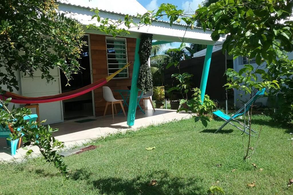 Gite Cajou Dans Jardin Tropical Ventile A Sainte-Anne Exterior photo
